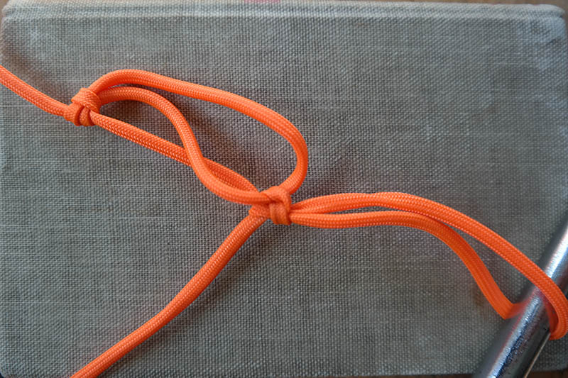 Illustration for article titled Knot Tying Process Images